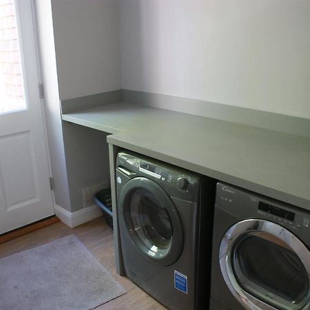 Spacious 4 Bed Family Cottage In Parkland Setting York Exteriör bild