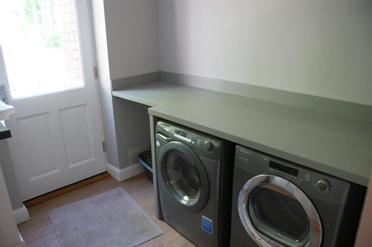 Spacious 4 Bed Family Cottage In Parkland Setting York Exteriör bild