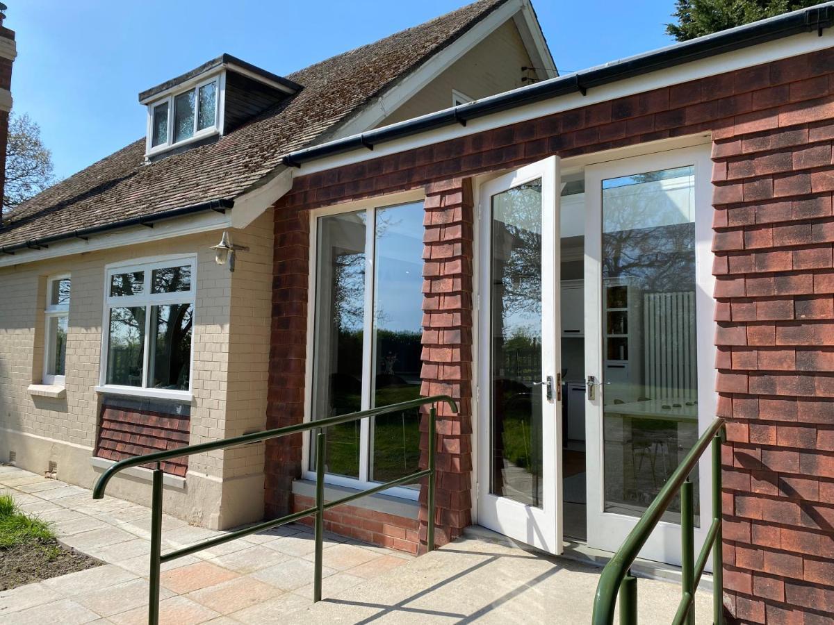 Spacious 4 Bed Family Cottage In Parkland Setting York Exteriör bild